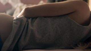 Alice David, Sabrina Ouazani, Charlotte Gabris Sexy, Hot Video in film 'Demi soeurs'