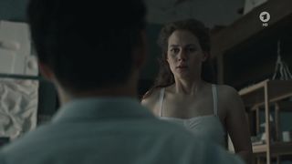 Alicia von Rittberg nude, topless, sideboobs in movie 'Lotte am Bauhaus'