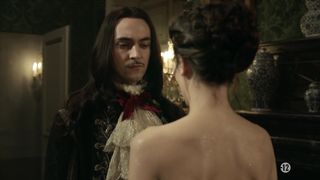 Anna Brewster - Versailles s02e01 (2017) Nudity Pregnant Scene