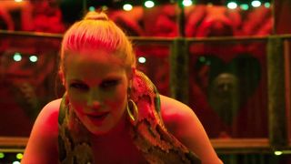 Anna-Maria Hirsch nude– Tod den Hippies!! Es lebe der Punk! (2015) (funny explicit nudity)