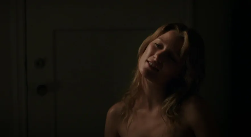 Ashley Hinshaw Nude