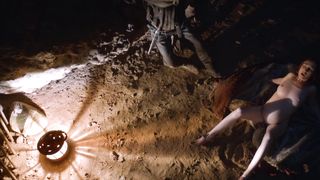 Carice Van Houten GAME OF THRONES (S02 E04)