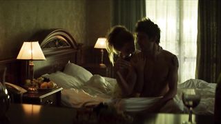 Ekaterina Guseva - Vhodya v dom oglyanis s01e03 (2019)