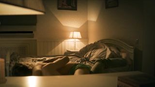 Ekaterina Guseva - Vhodya v dom oglyanis s01e05 (2019)