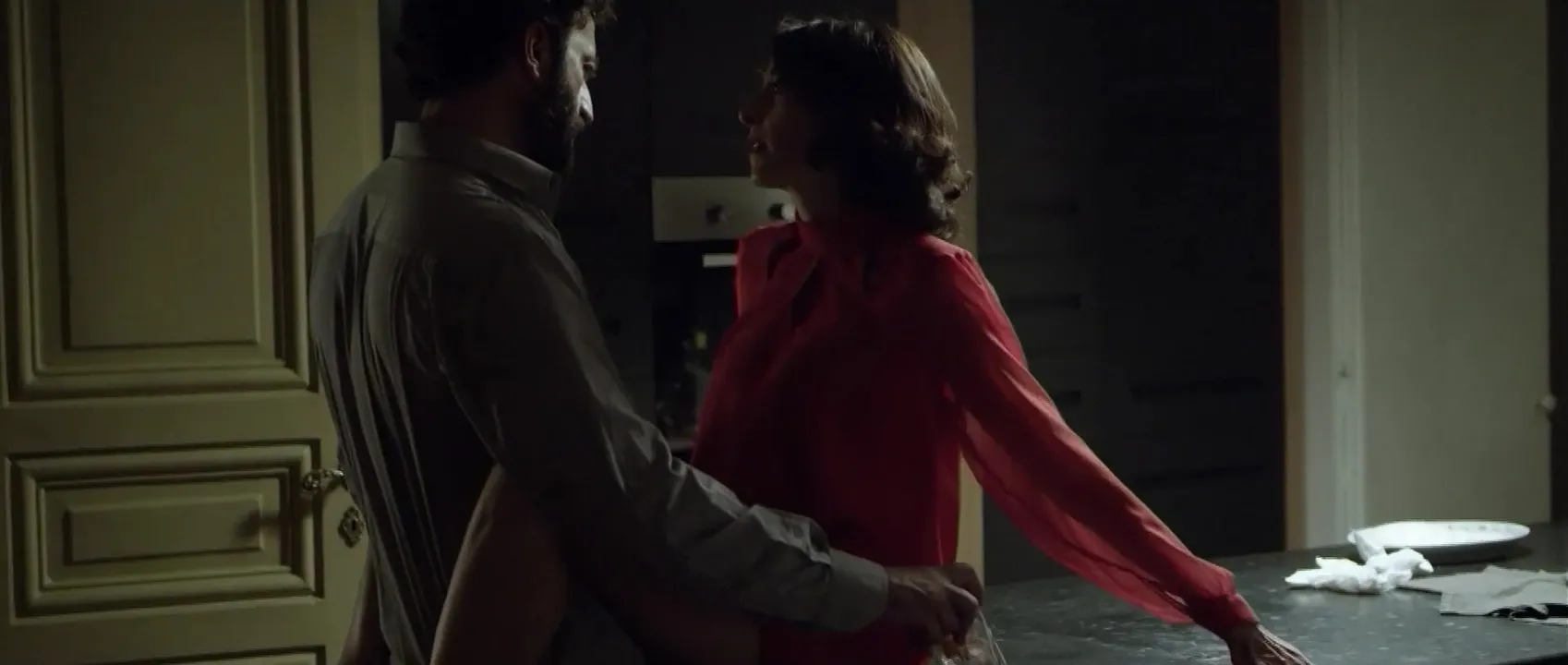 Elena Lietti nude - Il miracolo s01e03 (2018)