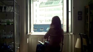 Elisabeth Umlauft - Gehen am Strand (2013)