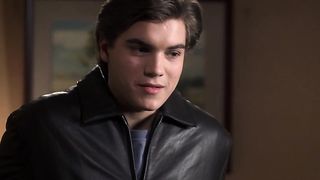 Elisha Cuthbert Sexy - The Girl Next Door (2004)