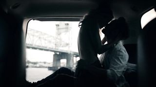 Ellen Hollman nude - Six s01e03 (2017) side boob