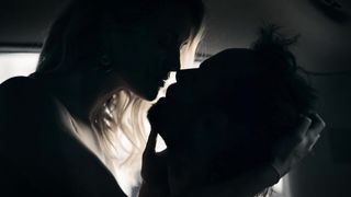 Ellen Hollman nude - Six s01e03 (2017) side boob