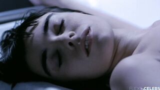 Elodie Bouchez nude - J’aimerais pas crever un dimanche (1998)