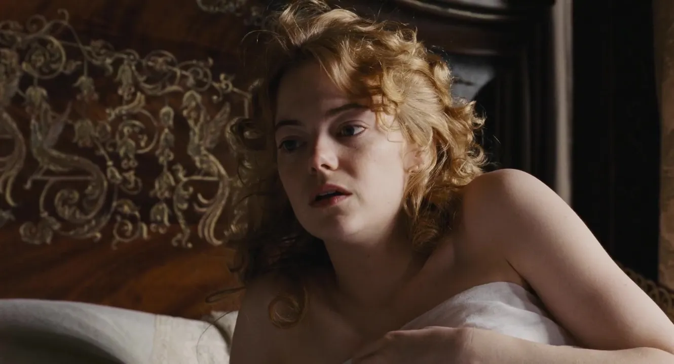 Emma Stone nude - The Favourite (2018)