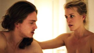 Emmeli Stjarnfeldt naked - Surrogate s01e05-06 (2017)
