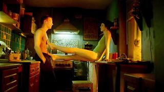 Evgeniya Kreggde nude - Papa sdohni (2019)