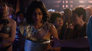 Geena Davis nude - Glow s03e09 (2019)