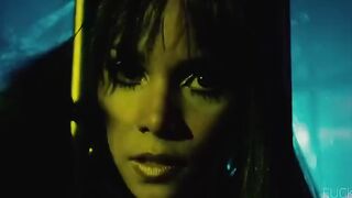 Halle Berry naked - Frankie & Alice (2010)