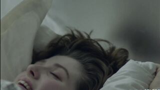 Honor Swinton Byrne nude - The Souvenir (2019)