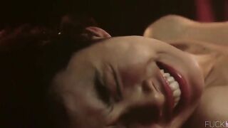 Hye-jeong Kang, Jin-seo Yun Nude - Oldboy (KR 2003)