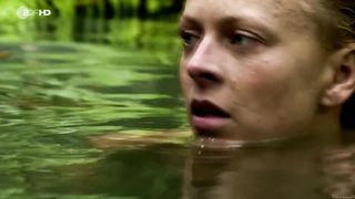 Isabell Gerschke nude - Fluss des Lebens - Verloren am Amazonas (2013)