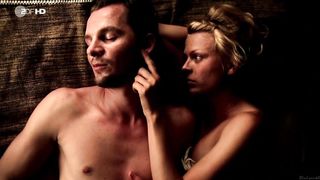 Isabell Gerschke nude - Fluss des Lebens - Verloren am Amazonas (2013)