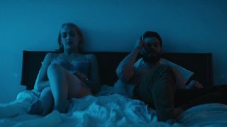 Jemima Kirke, Lola Kirke. Julie McCullough nude - Untogether (2018)