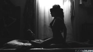 Jessy Moravec naked - Lasst die Alten sterben (2017)