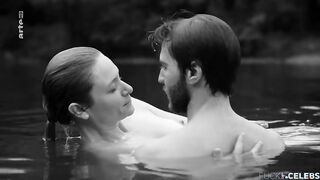 Julia Jentsch - Die Habenichtse (2016)