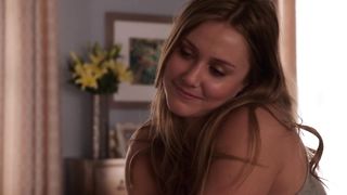 Julianna Guill sexy – Girlfriends Guide to Divorce s01e02 (2014)