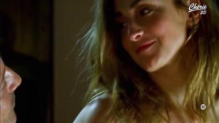 Julie Gayet Nude - Amoreuse (2010)