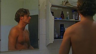 Stephanie Japp nude - S.O.S. Barracuda s01e07 (2002)