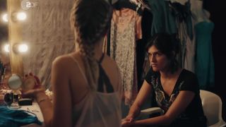 Farina Flebbe hot movie scene - Letzte Spur Berlin s10 e07 (2021) celebs TV-Show