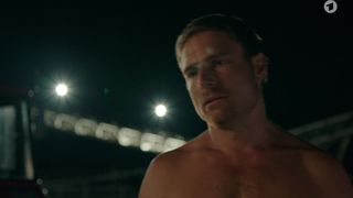 Wolke Hegenbarth, Kathrin von Steinburg hot scene - Toni, mannlich, Hebamme s01e05 (2021) celebs nude scene