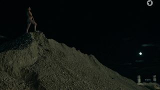 Wolke Hegenbarth, Kathrin von Steinburg hot scene - Toni, mannlich, Hebamme s01e05 (2021) celebs nude scene