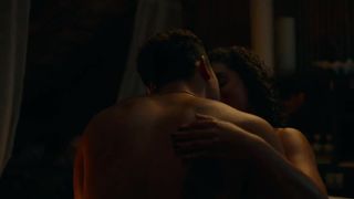 Alexandra Daddario, Sydney Sweeney, Brittany O’Grady hot scene – The White Lotus s01e03 (2021)