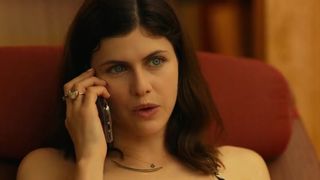 Alexandra Daddario, Sydney Sweeney, Brittany O’Grady hot scene – The White Lotus s01e03 (2021)