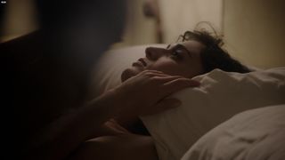 Lizzy Caplan naked -Masters of Sex_s02e07 (2014)