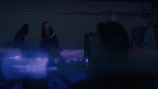 Missi Pyle, Amber Tamblyn hot and dressed adult scene - Y The Last Man s01e01e10 (2021)