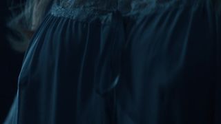 Missi Pyle, Amber Tamblyn hot and dressed adult scene - Y The Last Man s01e01e10 (2021)