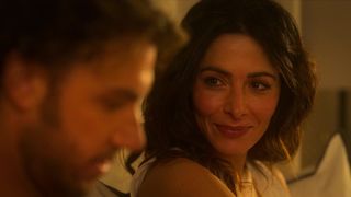 Sarah Shahi hot movie scene - SL 1- 8 (2021) celebs episode
