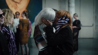 Mavie Horbiger nude - Ich und die Anderen s01e01 (2021) nackte schauspielerin in einer topless hot scene szene