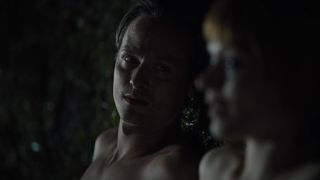 Mavie Horbiger nude - Ich und die Anderen s01e01 (2021) nackte schauspielerin in einer topless hot scene szene