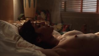 Lizzy_Caplan_-_Masters_of_Sex_s01e01__2013