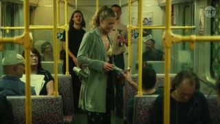 Jeanne Goursaud, Soma Pysall hot scene - Para - Wir sind King s01e04 (2021) celebs episode