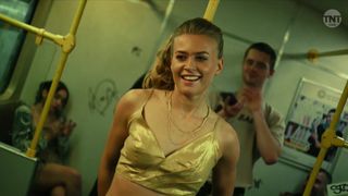 Jeanne Goursaud, Soma Pysall hot scene - Para - Wir sind King s01e04 (2021) celebs episode