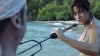 Manon Azem nude - Ils etaient dix s01e04 (2020)