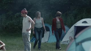 Les rivieres pourpres s03e06 (2021) Lizzie Brochere, Maylis Dumon nude