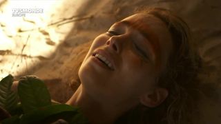 Claire Keim - Jusqu'au bout du monde (2013) actress nude scene