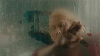 Mathilde Seigner nude - Un tour chez ma fille (2021) Topless Short Scene