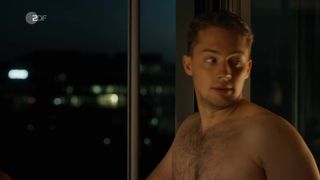 Cosima Henman hot movie scene - Extraklasse 2+ (2021) nude scene