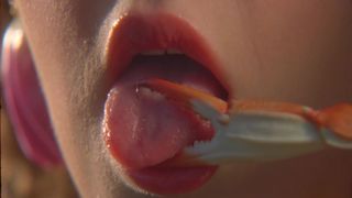 Sara Cath nude - Two lips (2020)