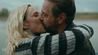 Ruth Becquart - Undercover s02e07 (2020) TV nude boobs scene